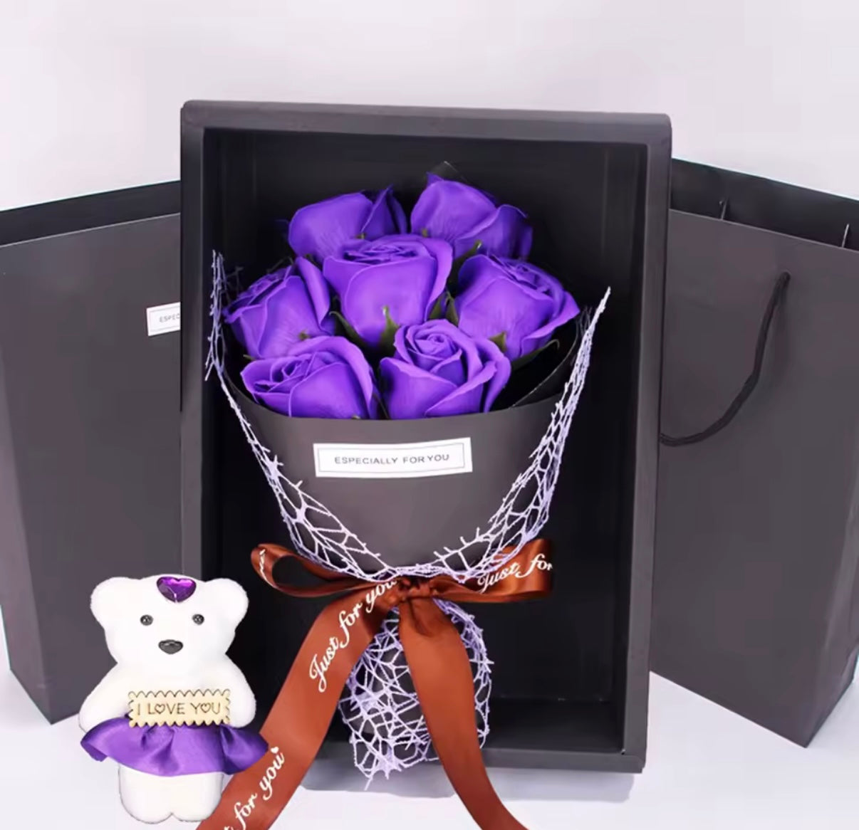 Bukiet wiecznych róż idealny prezent na walentynki